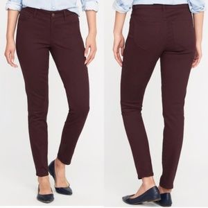 Old Navy Mid-Rise Rockstar Sateen Jeans - Cassis